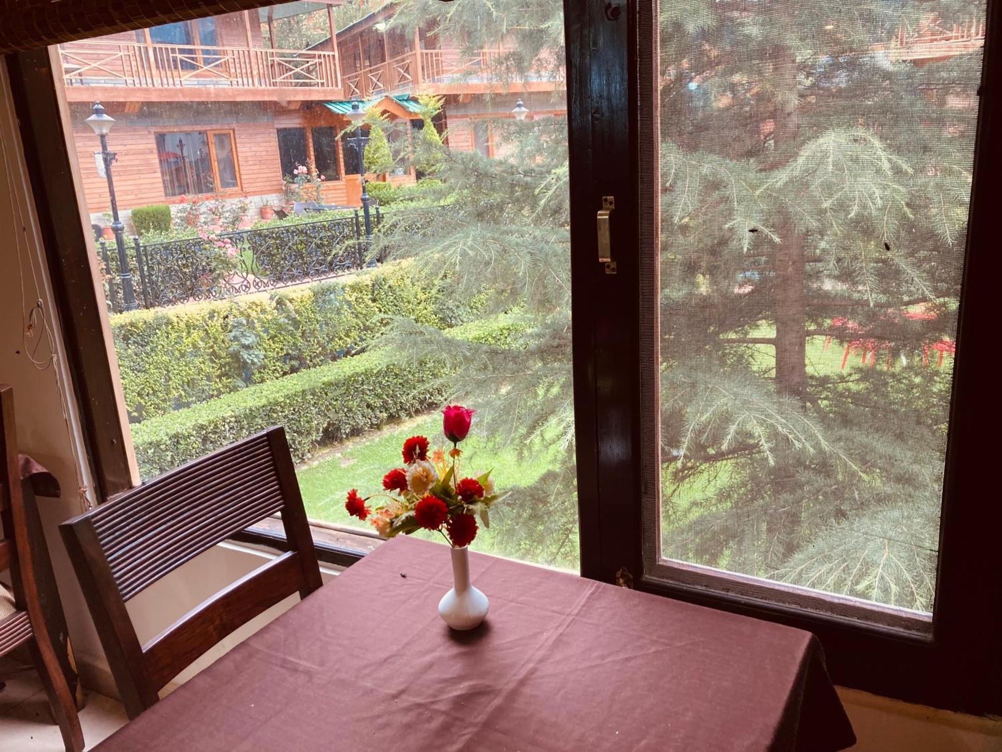 Hotel The North Wind In City Center, Manali Exterior photo